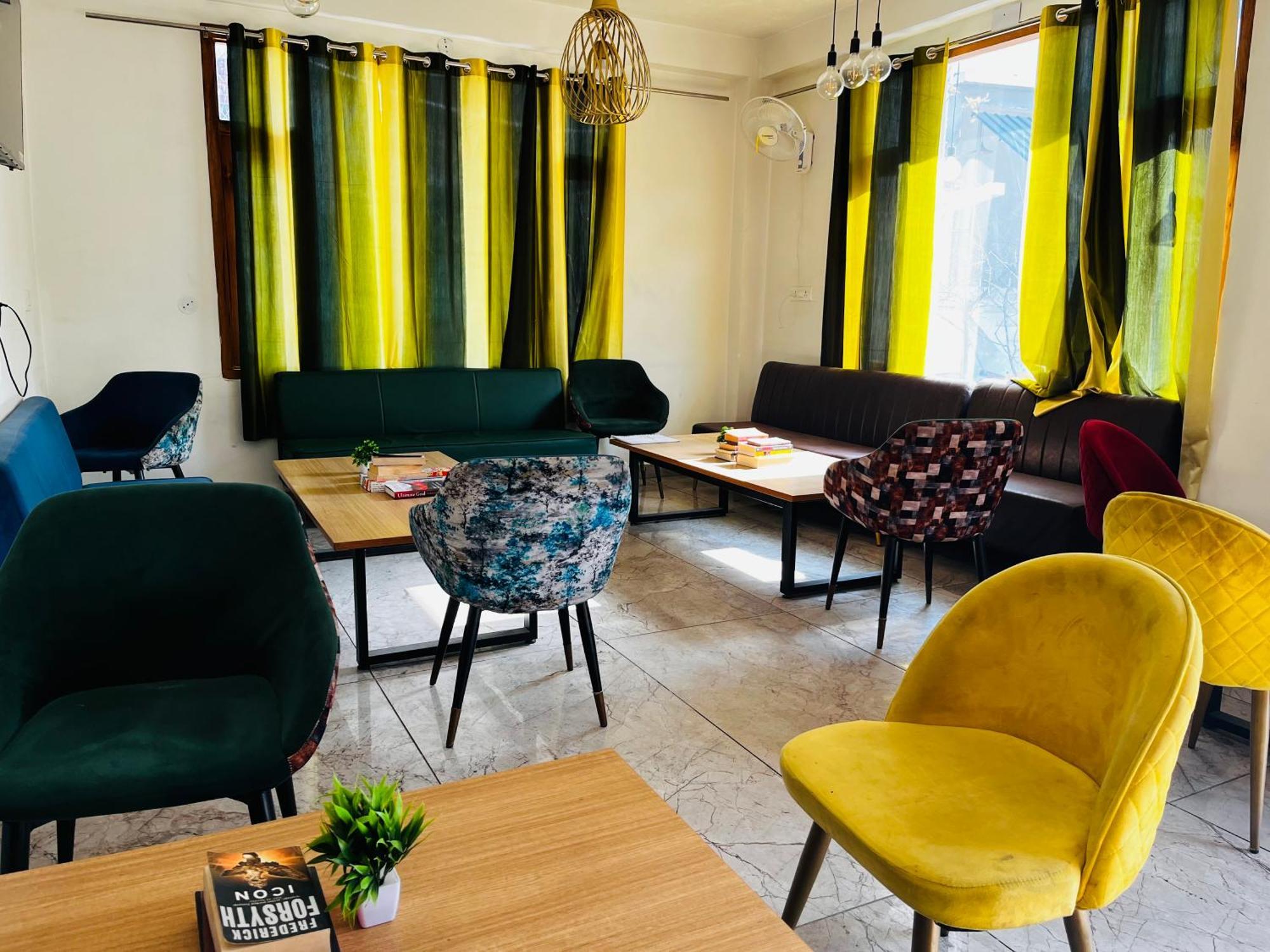 Hotel Adinova Kasol Exteriör bild