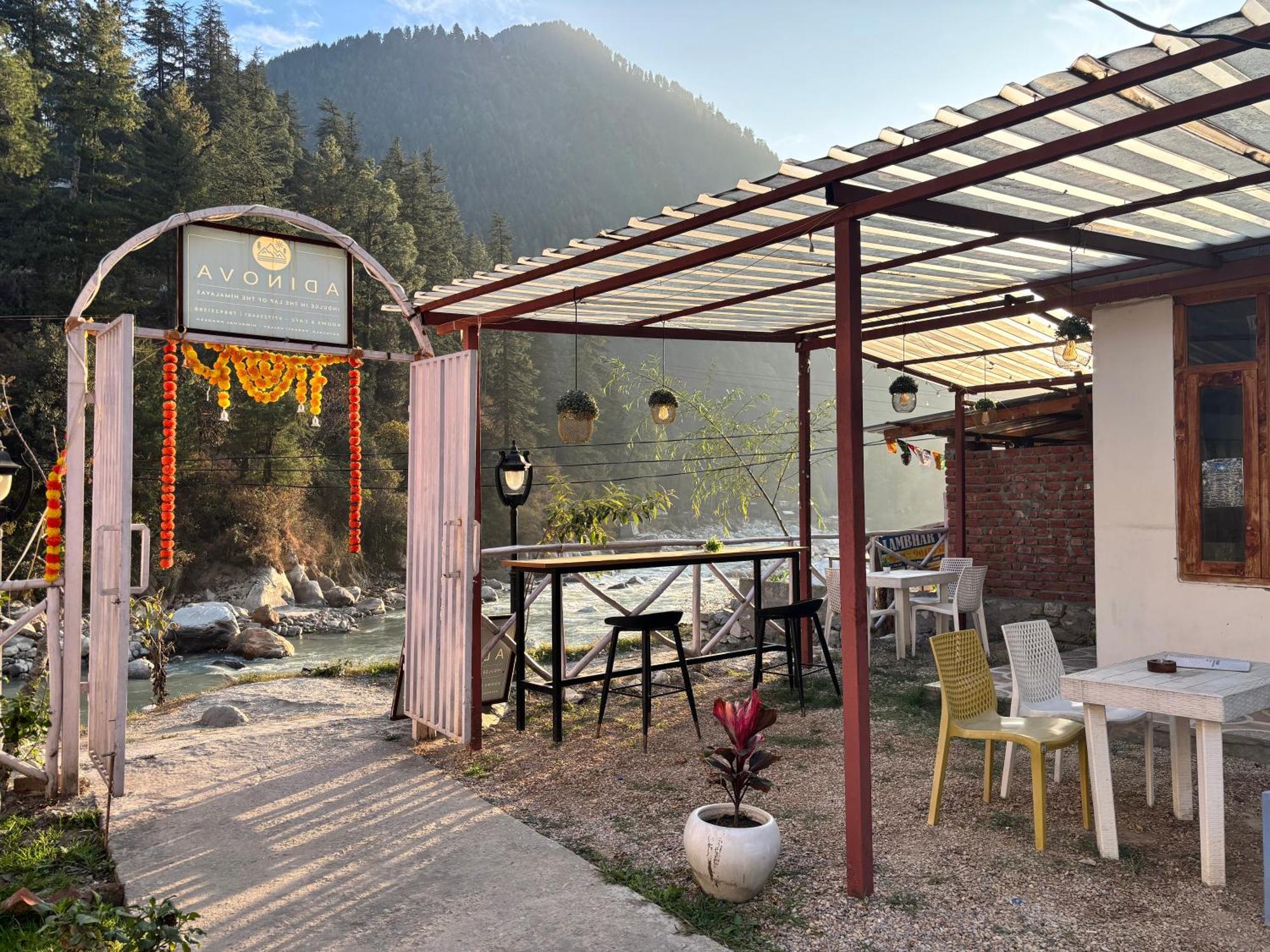Hotel Adinova Kasol Exteriör bild