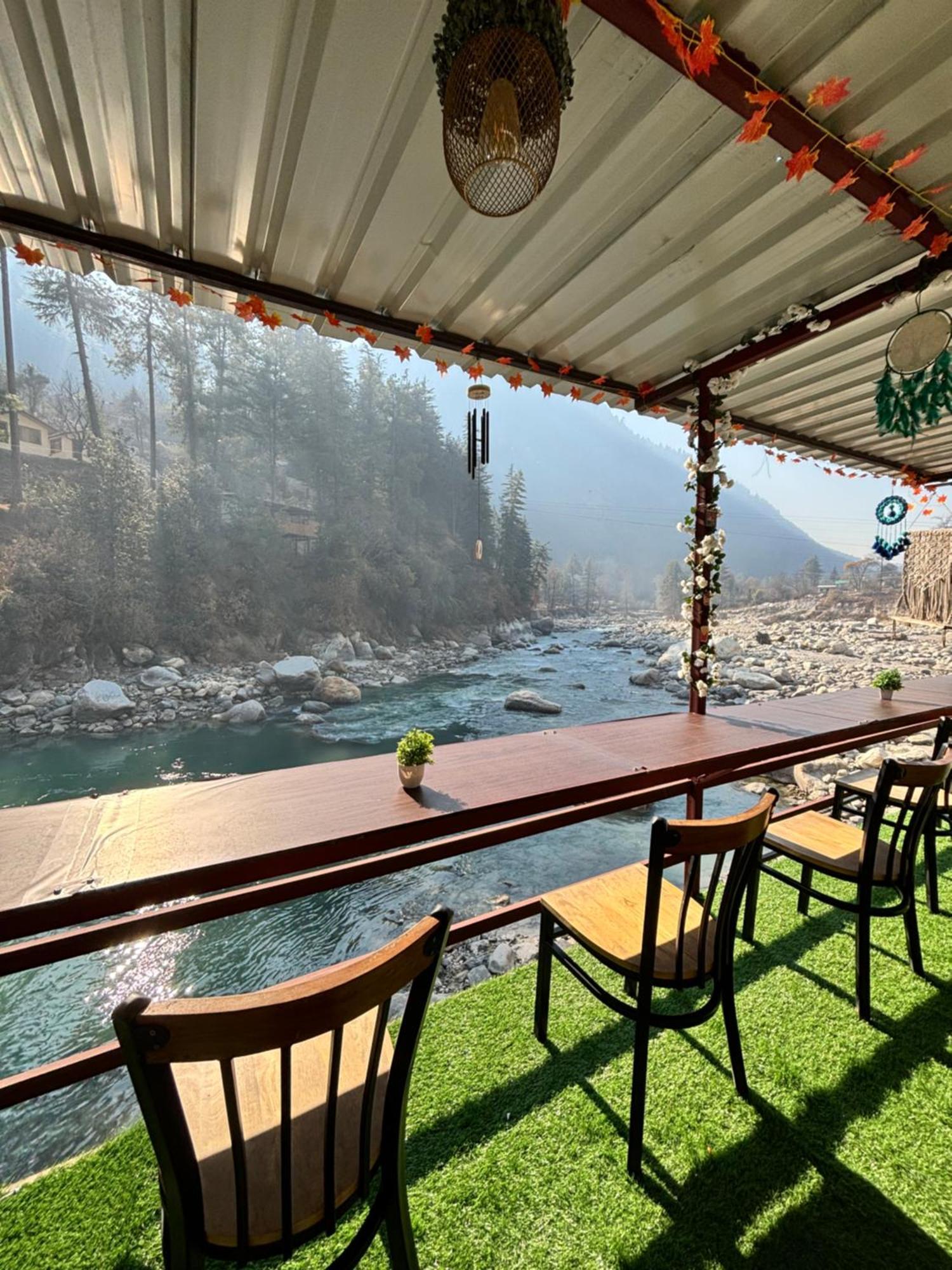 Hotel Adinova Kasol Exteriör bild